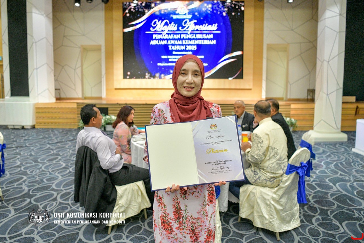 30 SEPTEMBER 2025 _ ANUGERAH PENARAFAN "PLATINUM"BAGI PRESTASI PENGURUSAN ADUAN AWAM TAHUN 2025